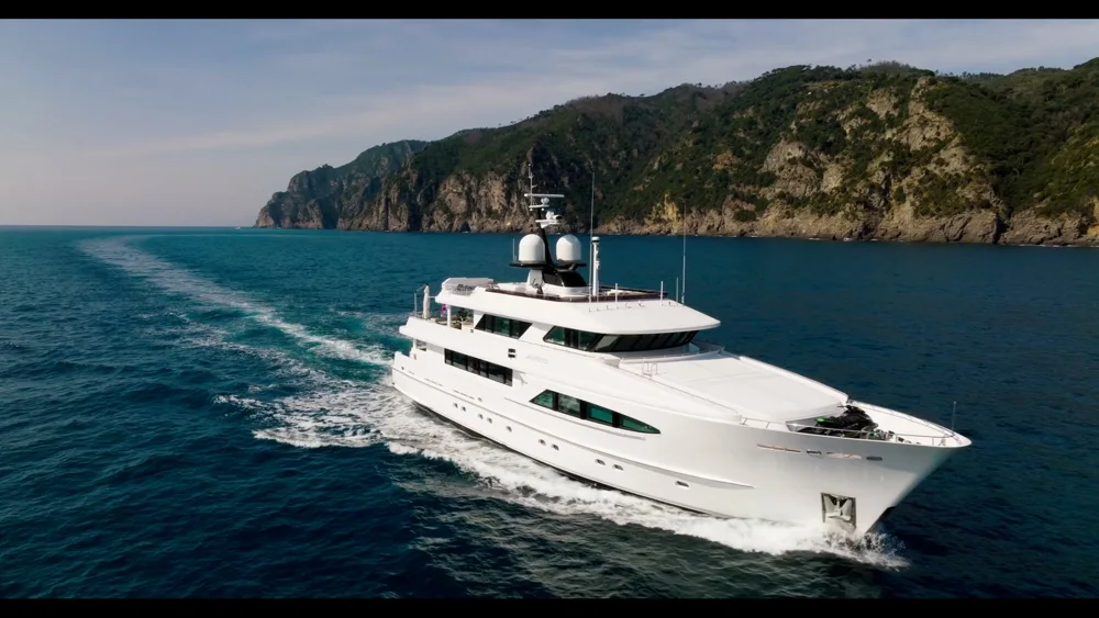 M/Y Unexpected