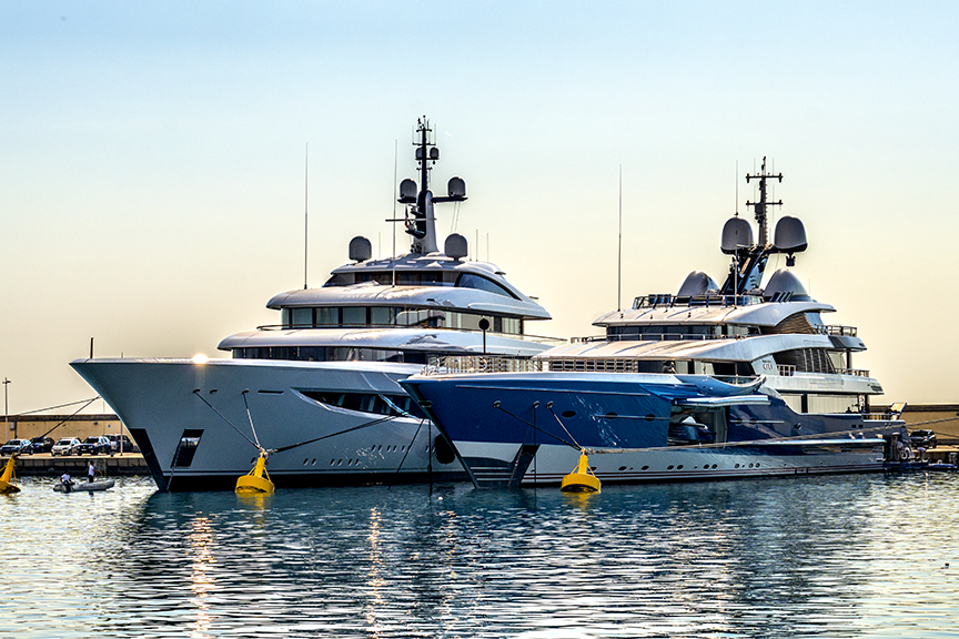 Yachts · Alongside
